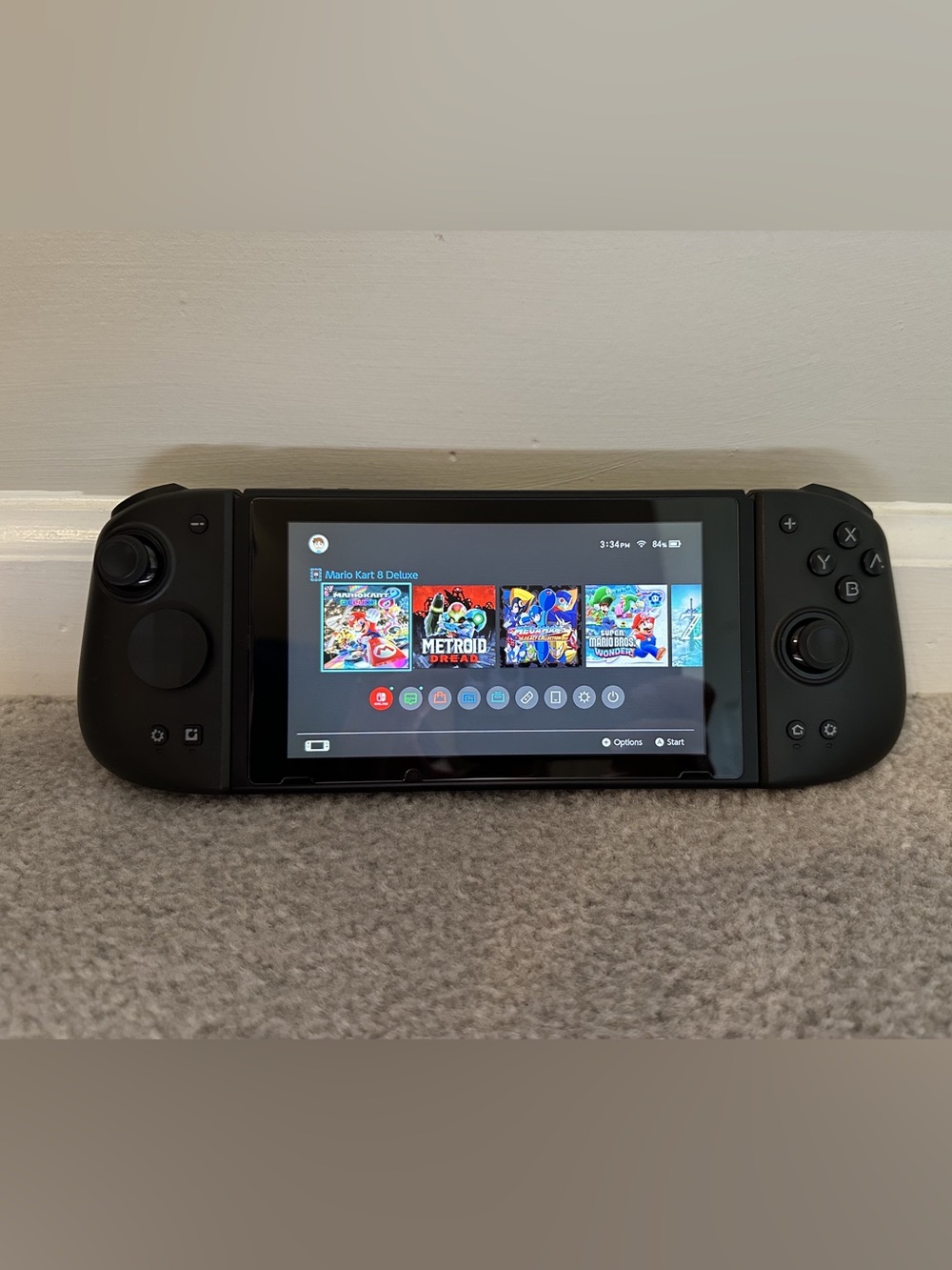 Nintendo Switch Console w/  Mobapad M6 HD joycons, pro controller and 2 games